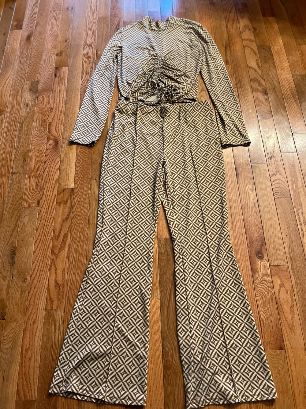 Ardene Beige & Cream Geometric Print 2-pc Lounge Set Ruched Top & Flare Pants XL